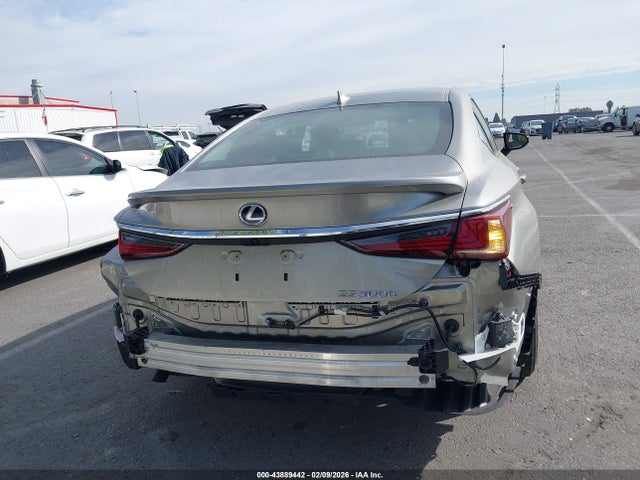 Lexus ES 300H 2021 58ADA1C11MU008667 Image 17