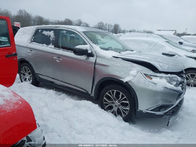 2018 MITSUBISHI OUTLANDER JA4AZ3A39JJ005501 Photo 0