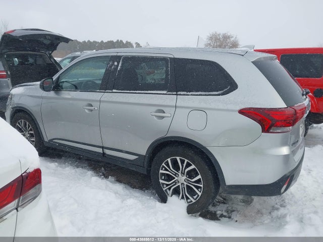2018 MITSUBISHI OUTLANDER JA4AZ3A39JJ005501 Photo 2