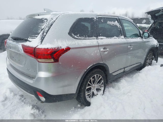 2018 MITSUBISHI OUTLANDER JA4AZ3A39JJ005501 Photo 3