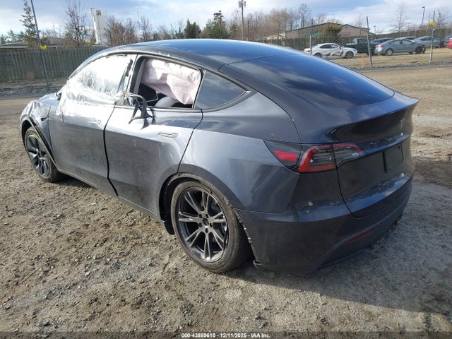 2025 TESLA MODEL Y 7SAYGDEE5SA361917 Photo 2