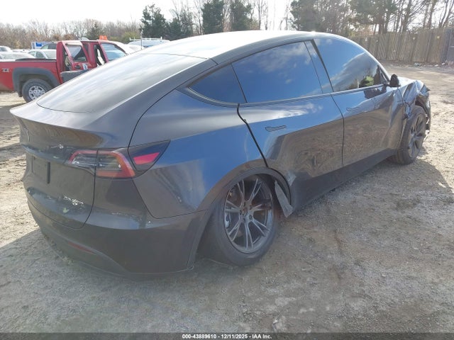 2025 TESLA MODEL Y 7SAYGDEE5SA361917 Photo 3