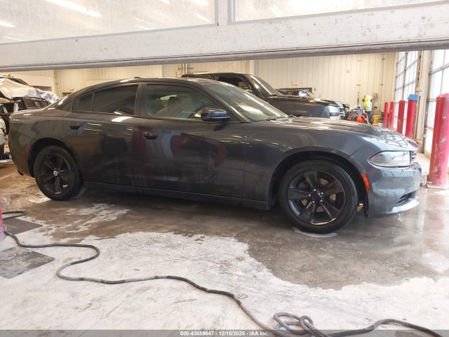 Продажа на аукционе авто 2016 Dodge Charger Sxt, vin: 2C3CDXHGXGH355487, номер лота: 43889647