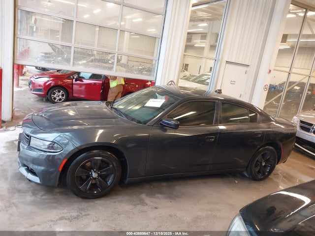 Продажа на аукционе авто 2016 Dodge Charger Sxt, vin: 2C3CDXHGXGH355487, номер лота: 43889647
