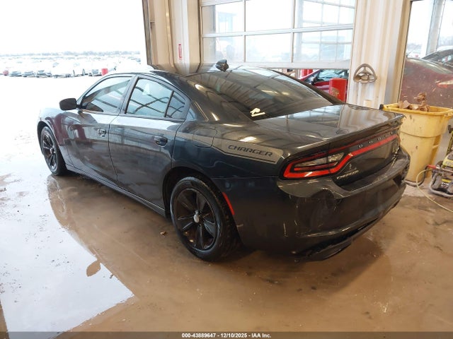 Продажа на аукционе авто 2016 Dodge Charger Sxt, vin: 2C3CDXHGXGH355487, номер лота: 43889647