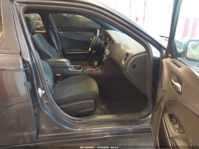 Продажа на аукционе авто 2016 Dodge Charger Sxt, vin: 2C3CDXHGXGH355487, номер лота: 43889647
