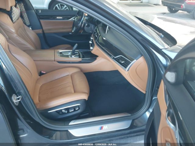 2017 BMW 750I WBA7F0C3XHGM22215 Photo 4