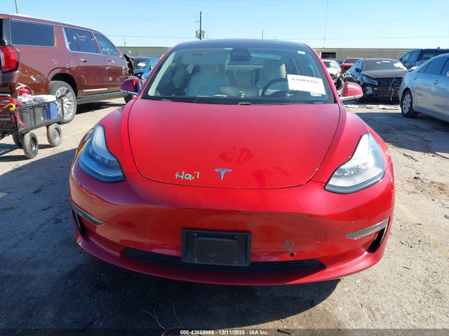 Tesla Model 3 Long Range/performance 2018 5YJ3E1EBXJF100771 Image 12