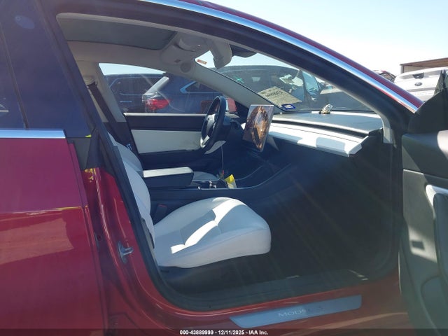 2018 TESLA MODEL 3 5YJ3E1EBXJF100771 Photo 4