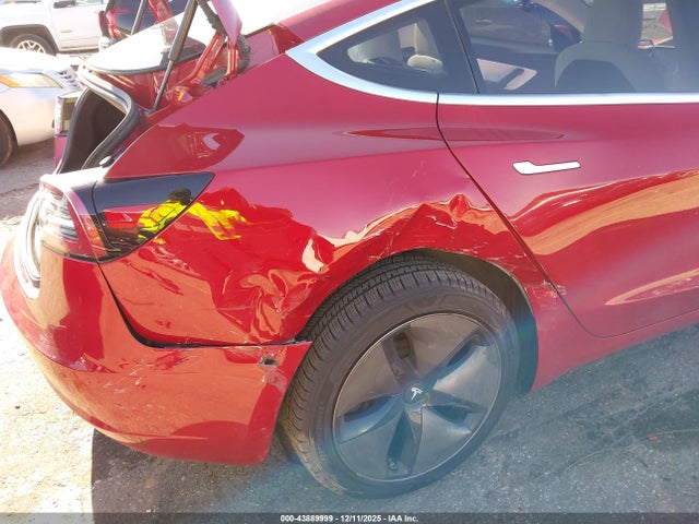 2018 TESLA MODEL 3 5YJ3E1EBXJF100771 Photo 5