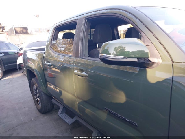 3TMAZ5CN4NM170610 Toyota Tacoma Trd Sport