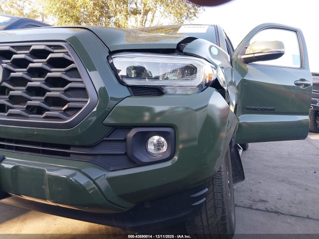 3TMAZ5CN4NM170610 Toyota Tacoma Trd Sport