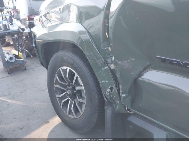 3TMAZ5CN4NM170610 Toyota Tacoma Trd Sport