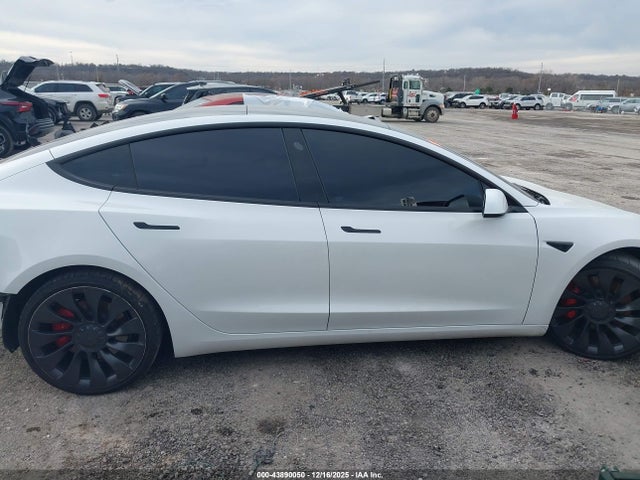 Продаж на аукціоні авто 2022 Tesla Model 3 Performance Dual Motor All-wheel Drive, vin: 5YJ3E1EC8NF357250, номер лоту: 43890050