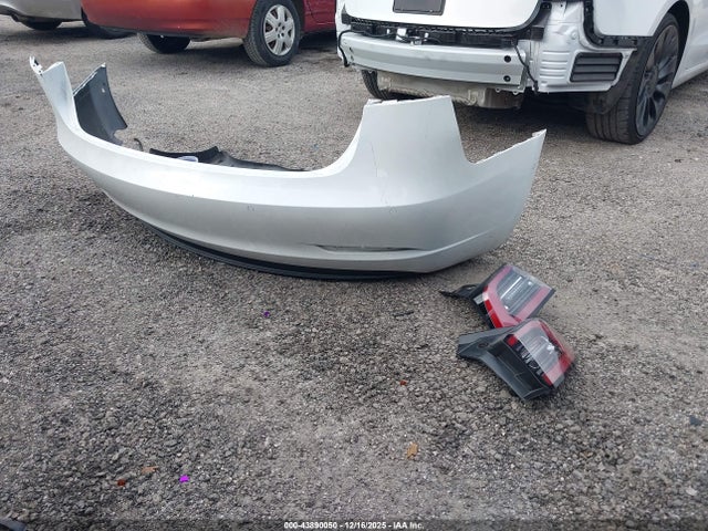 Продаж на аукціоні авто 2022 Tesla Model 3 Performance Dual Motor All-wheel Drive, vin: 5YJ3E1EC8NF357250, номер лоту: 43890050