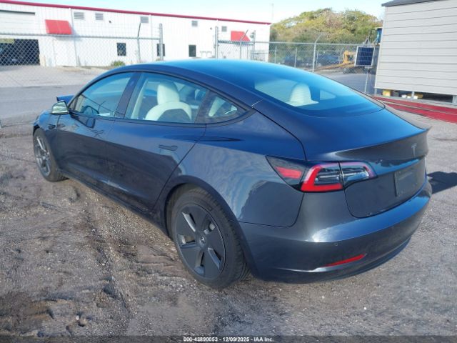 2021 TESLA MODEL 3 5YJ3E1EA3MF085932 Photo 2