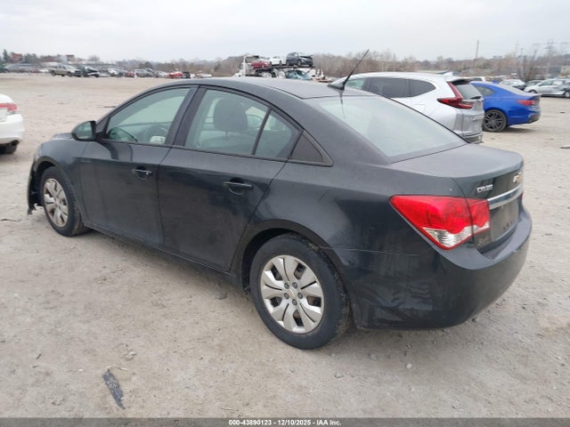 2013 CHEVROLET CRUZE 1G1PA5SG1D7137781 Photo 2