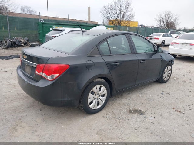 2013 CHEVROLET CRUZE 1G1PA5SG1D7137781 Photo 3
