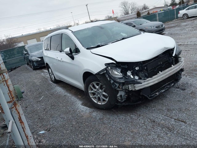 2021 Chrysler Voyager Lxi მანქანა იყიდება აუქციონზე, vin: 2C4RC1DG8MR506490, აუქციონის ნომერი: 43890370