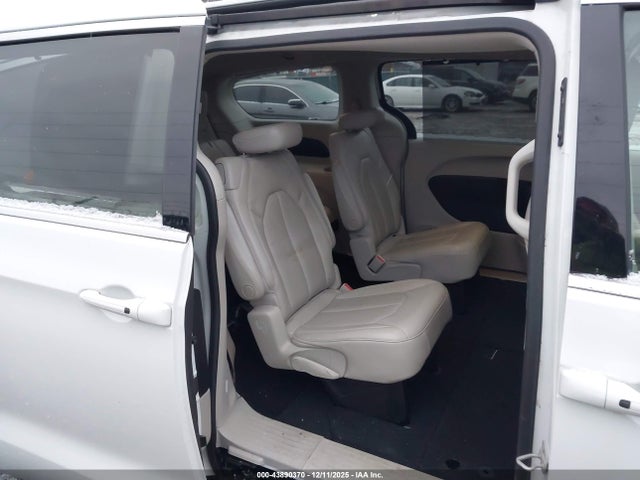 2021 Chrysler Voyager Lxi მანქანა იყიდება აუქციონზე, vin: 2C4RC1DG8MR506490, აუქციონის ნომერი: 43890370