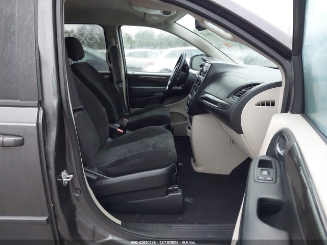 Auction sale of the 2017 Dodge Grand Caravan Se, vin: 2C4RDGBG5HR563447, lot number: 43890396