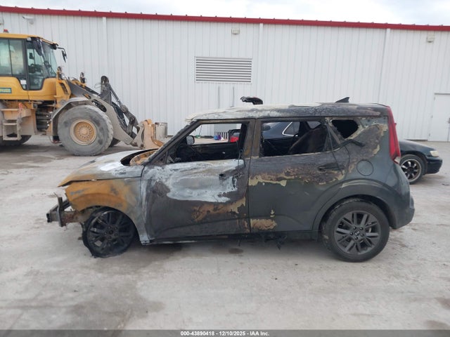 2021 Kia Soul S მანქანა იყიდება აუქციონზე, vin: KNDJ23AU8M7794714, აუქციონის ნომერი: 43890418