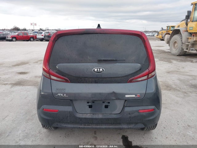 2021 Kia Soul S მანქანა იყიდება აუქციონზე, vin: KNDJ23AU8M7794714, აუქციონის ნომერი: 43890418