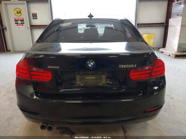 43890446 :رقم المزاد ، WBA3B3G5XFNR87841 vin ، 2015 Bmw 328i Xdrive مزاد بيع