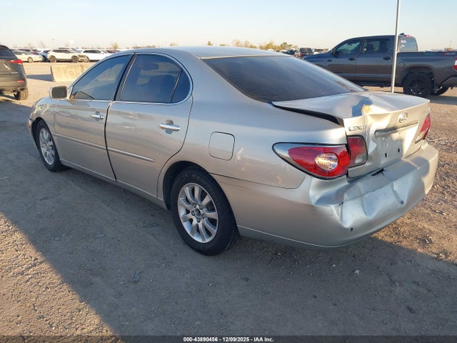 2003 LEXUS ES 300 JTHBF30G536010688 Photo 2
