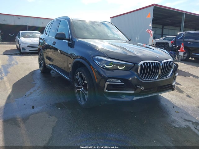 2021 BMW X5 5UXCR6C08M9E11666