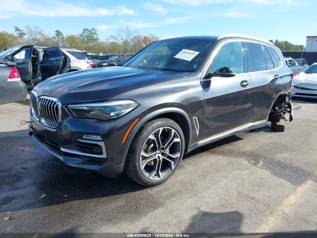 2021 BMW X5 5UXCR6C08M9E11666 Photo 1