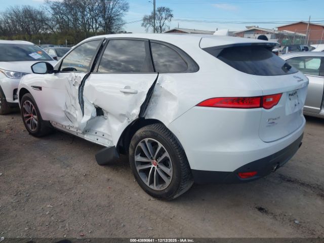 2017 JAGUAR F-PACE SADCJ2BV2HA054554 Photo 2