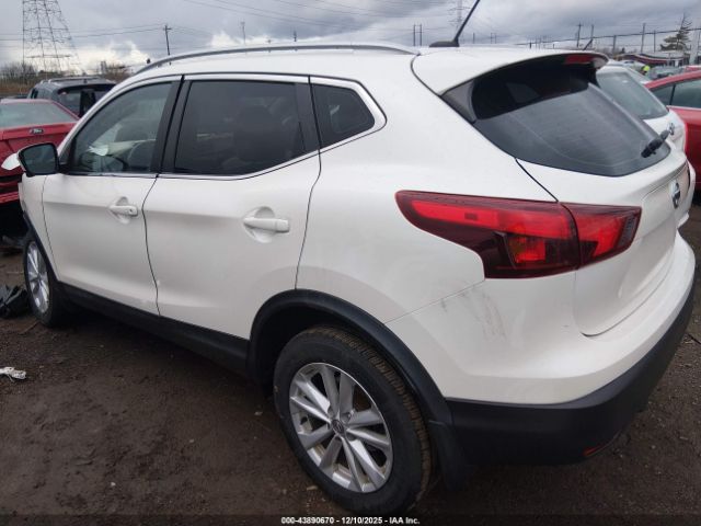 2018 NISSAN ROGUE SPORT JN1BJ1CP7JW109576 Photo 2