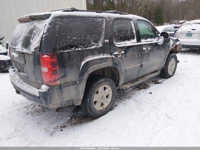 43890696 :رقم المزاد ، 1GNSKBE01BR395013 vin ، 2011 Chevrolet Tahoe Lt مزاد بيع