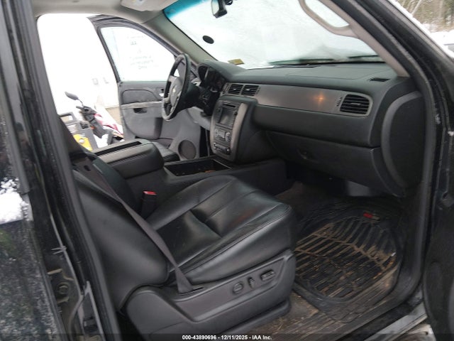 43890696 :رقم المزاد ، 1GNSKBE01BR395013 vin ، 2011 Chevrolet Tahoe Lt مزاد بيع