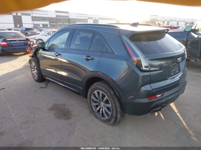 2019 CADILLAC XT4 1GYFZER43KF102132 Photo 2