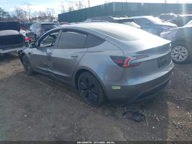 2025 TESLA MODEL 3 5YJ3E1EA5SF013191 Photo 2