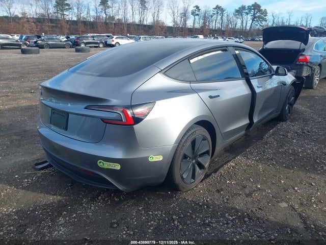 2025 TESLA MODEL 3 5YJ3E1EA5SF013191 Photo 3