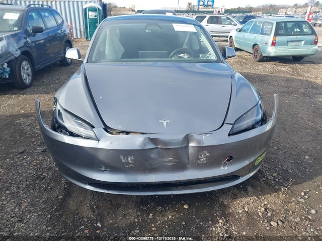 2025 TESLA MODEL 3 5YJ3E1EA5SF013191 Photo 5
