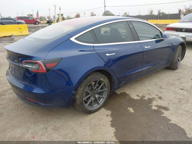 2018 TESLA MODEL 3 5YJ3E1EAXJF034200 Photo 3