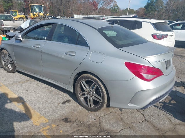 2018 MERCEDES-BENZ CLA 250 WDDSJ4GB0JN544089 Photo 2