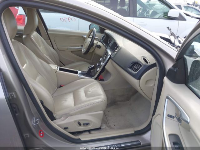 2015 VOLVO V60 YV140MEKXF1260633 Photo 4