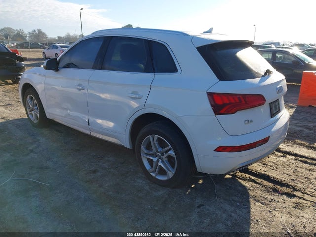 2019 AUDI Q5 WA1ANAFY7K2064160 Photo 2