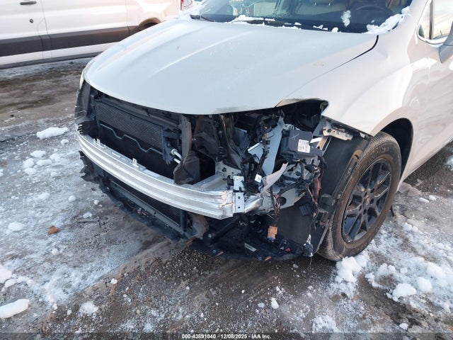 43891040 :رقم المزاد ، 2C4RC1BG9MR559671 vin ، 2021 Chrysler Pacifica Touring L مزاد بيع