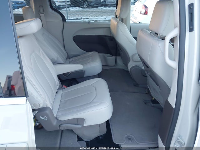 43891040 :رقم المزاد ، 2C4RC1BG9MR559671 vin ، 2021 Chrysler Pacifica Touring L مزاد بيع