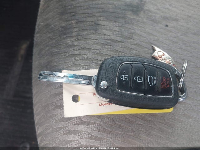 5NMZTDLB2HH029434 Hyundai Santa Fe Sport 2.4l