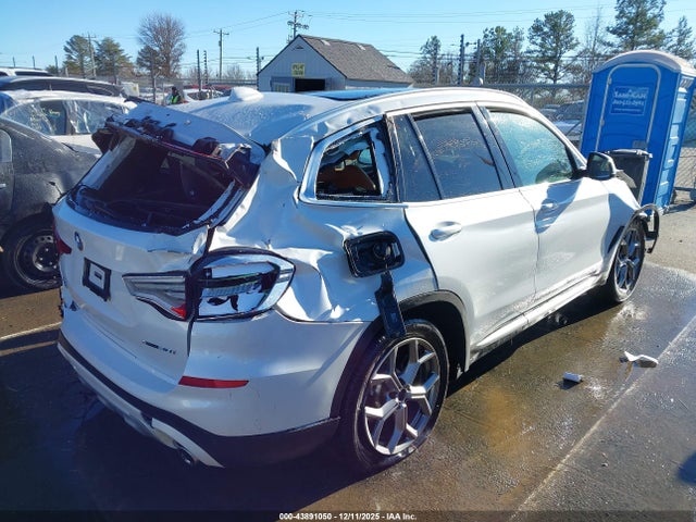 2021 BMW X3 5UXTY5C01M9E41945 Photo 3
