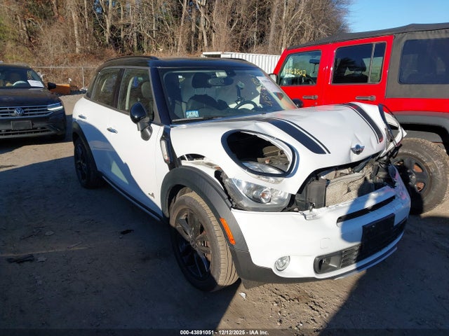 2016 MINI COUNTRYMAN WMWZC5C51GWU04254 Photo 0