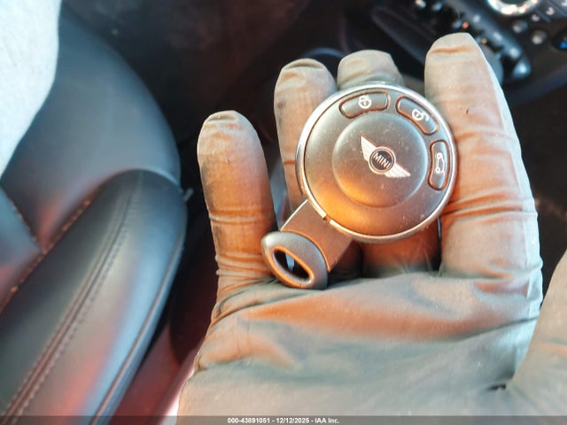 2016 MINI COUNTRYMAN WMWZC5C51GWU04254 Photo 10