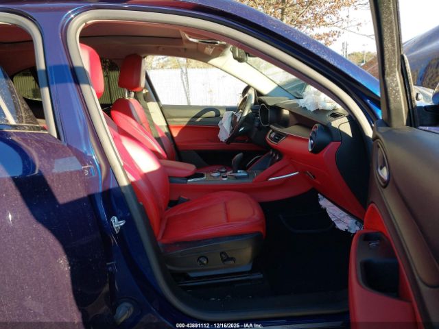 2021 ALFA ROMEO STELVIO ZASPAKBN8M7D18744 Photo 4